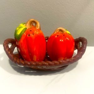 Pumpkin salt and pepper shakers 2007 JJI International 3 piece set
